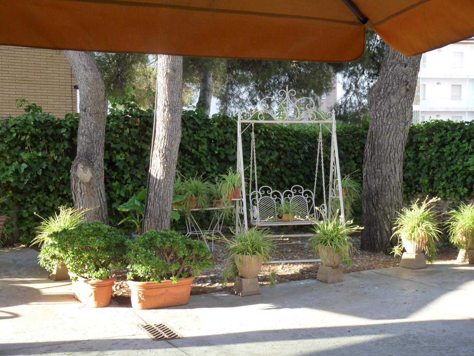 Hotel Ribes Roges Vilanova i la Geltru Ngoại thất bức ảnh