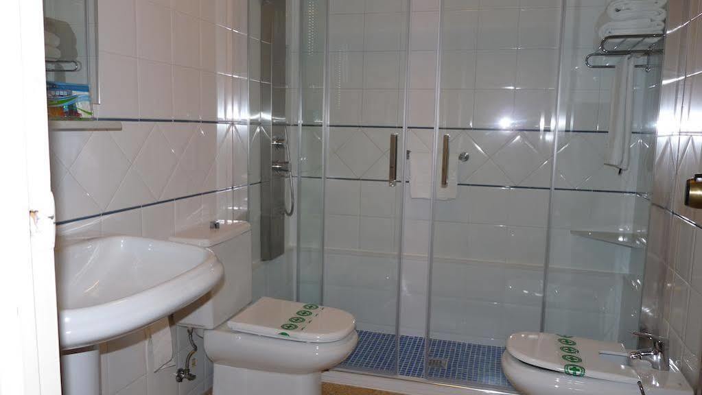 Hotel Ribes Roges Vilanova i la Geltru Ngoại thất bức ảnh