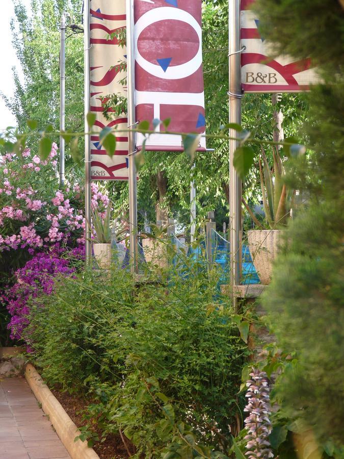 Hotel Ribes Roges Vilanova i la Geltru Ngoại thất bức ảnh