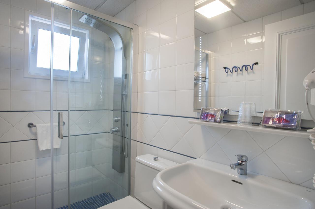 Hotel Ribes Roges Vilanova i la Geltru Ngoại thất bức ảnh