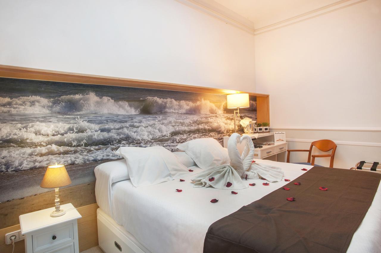 Hotel Ribes Roges Vilanova i la Geltru Ngoại thất bức ảnh