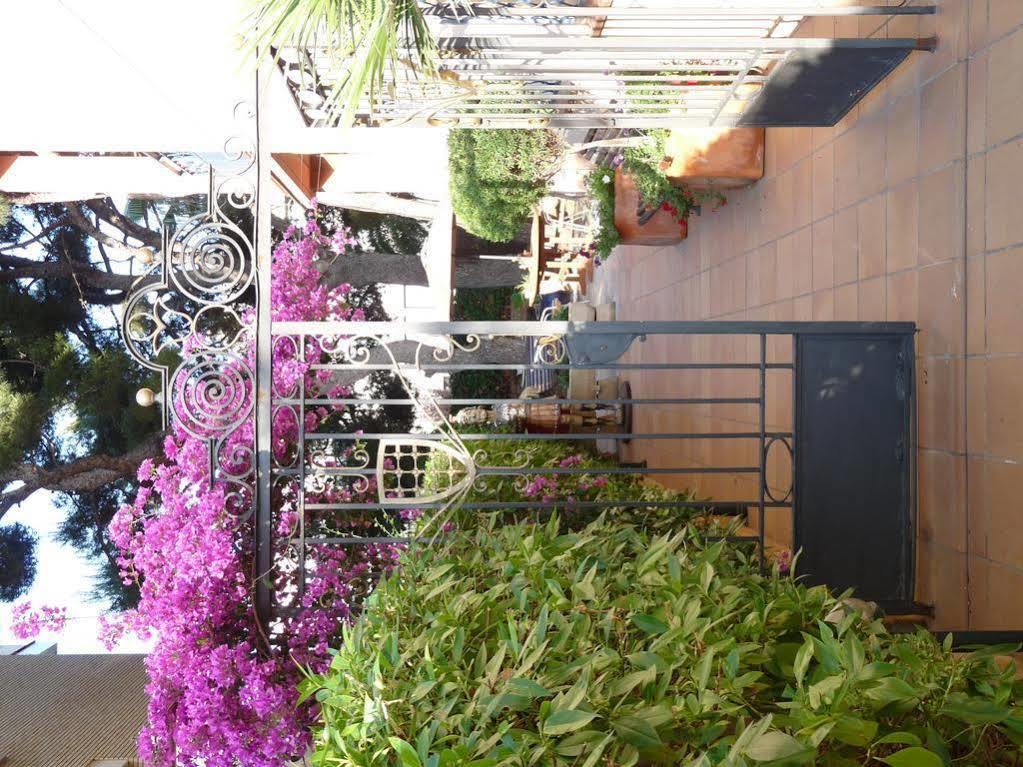 Hotel Ribes Roges Vilanova i la Geltru Ngoại thất bức ảnh